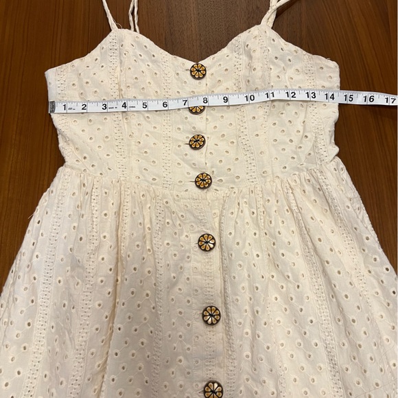 Urban Outfitters White eyelet midi dress size extra small - Picture 6 of 7